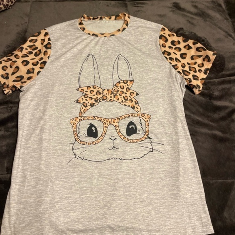 SHEIN Gray Tee with Leopard Print Sleeves